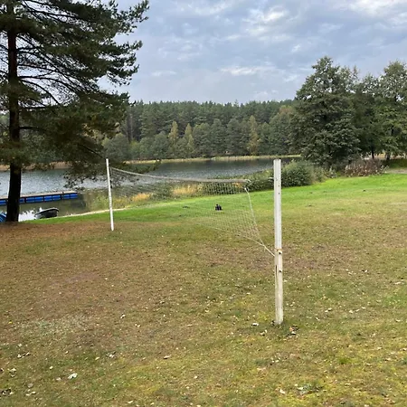 Caloroczny Hawaje Nad Jeziorem Kazub Holiday home *