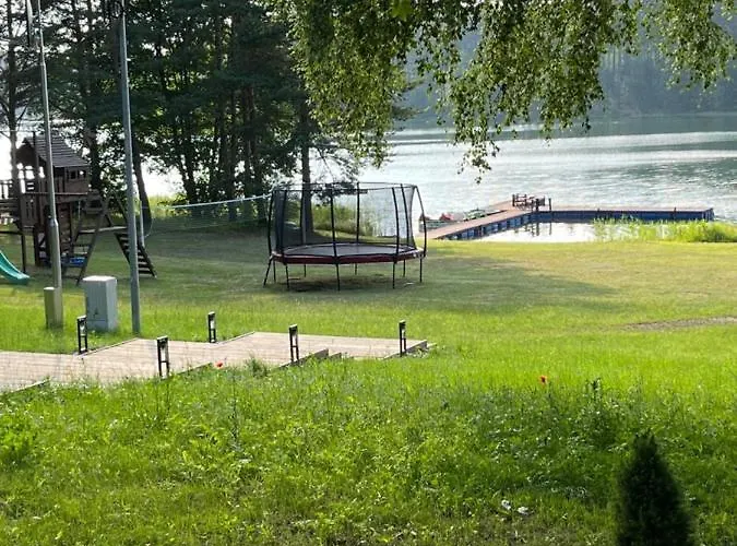 Prázdninový dům Caloroczny Hawaje Nad Jeziorem Kazub Cieciorka