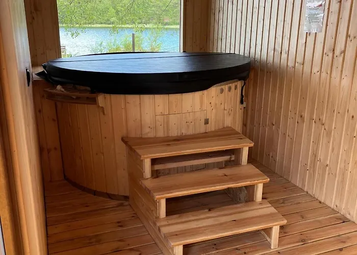 Caloroczny Hawaje Nad Jeziorem Kazub